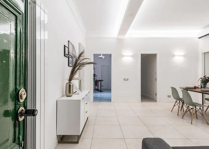 The Rent - Bright Flat Near San Pietro Apart Otel 4*